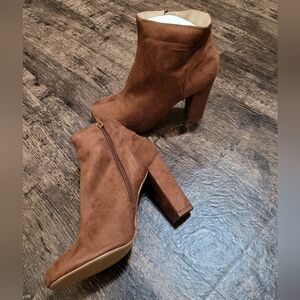 NWT Hotsoles Brown Suede (Size 9) 4 Inch Heel Ankle Boots